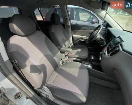 Серый Киа Рио, объемом двигателя 1.6 л и пробегом 179 тыс. км за 5999 $, фото 60 на Automoto.ua