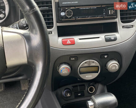 Серый Киа Рио, объемом двигателя 1.6 л и пробегом 173 тыс. км за 5799 $, фото 37 на Automoto.ua