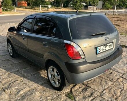 Серый Киа Рио, объемом двигателя 1.4 л и пробегом 245 тыс. км за 4200 $, фото 5 на Automoto.ua