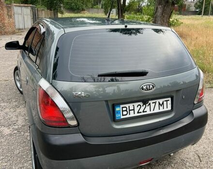 Серый Киа Рио, объемом двигателя 1.4 л и пробегом 245 тыс. км за 4200 $, фото 8 на Automoto.ua