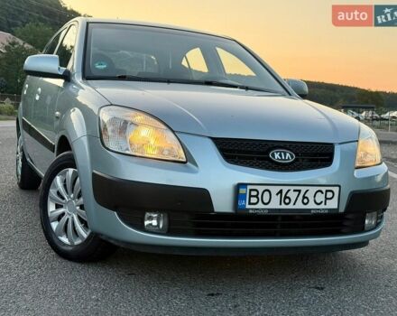 Сірий Кіа Ріо, об'ємом двигуна 1.5 л та пробігом 279 тис. км за 4550 $, фото 3 на Automoto.ua
