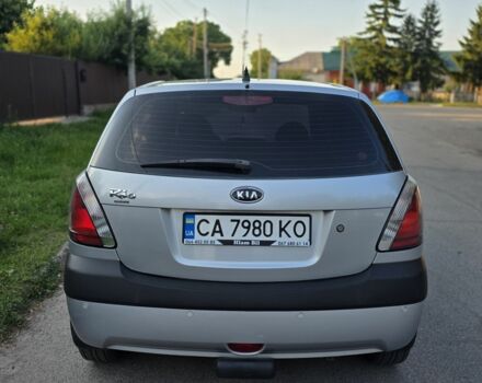 Серый Киа Рио, объемом двигателя 1.4 л и пробегом 288 тыс. км за 41000 $, фото 4 на Automoto.ua
