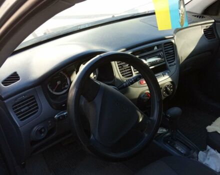 Сірий Кіа Ріо, об'ємом двигуна 1.4 л та пробігом 194 тис. км за 5850 $, фото 2 на Automoto.ua