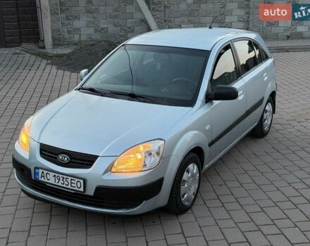 Сірий Кіа Ріо, об'ємом двигуна 1.59 л та пробігом 276 тис. км за 4200 $, фото 3 на Automoto.ua