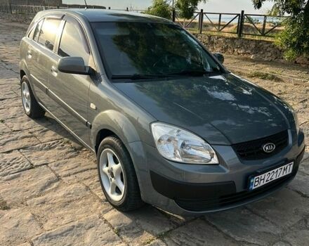 Серый Киа Рио, объемом двигателя 1.4 л и пробегом 245 тыс. км за 4200 $, фото 1 на Automoto.ua