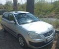Серый Киа Рио, объемом двигателя 1.3 л и пробегом 225 тыс. км за 3500 $, фото 1 на Automoto.ua