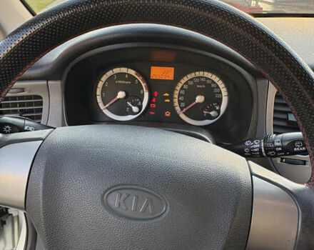 Серый Киа Рио, объемом двигателя 1.49 л и пробегом 265 тыс. км за 3900 $, фото 9 на Automoto.ua