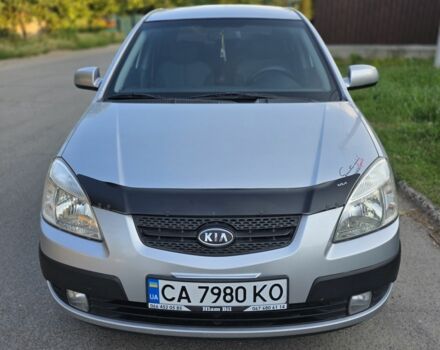 Серый Киа Рио, объемом двигателя 1.4 л и пробегом 288 тыс. км за 41000 $, фото 3 на Automoto.ua