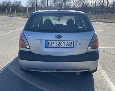 Сірий Кіа Ріо, об'ємом двигуна 1.4 л та пробігом 140 тис. км за 5100 $, фото 5 на Automoto.ua