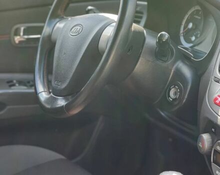 Сірий Кіа Ріо, об'ємом двигуна 1.5 л та пробігом 278 тис. км за 4300 $, фото 10 на Automoto.ua