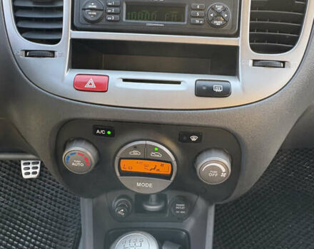 Серый Киа Рио, объемом двигателя 1.49 л и пробегом 265 тыс. км за 3900 $, фото 7 на Automoto.ua