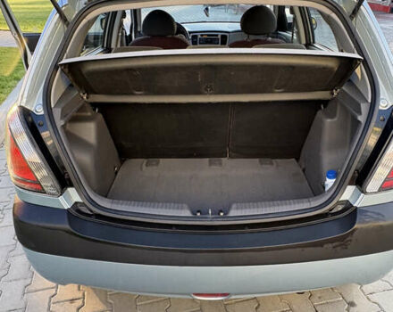 Серый Киа Рио, объемом двигателя 1.49 л и пробегом 265 тыс. км за 3900 $, фото 8 на Automoto.ua