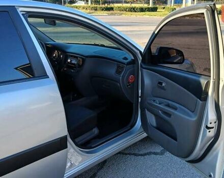 Серый Киа Рио, объемом двигателя 1.4 л и пробегом 216 тыс. км за 3600 $, фото 10 на Automoto.ua