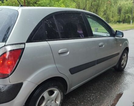 Сірий Кіа Ріо, об'ємом двигуна 1.4 л та пробігом 127 тис. км за 5177 $, фото 4 на Automoto.ua