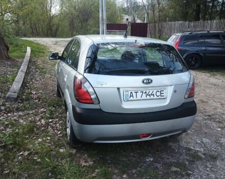 Серый Киа Рио, объемом двигателя 1.3 л и пробегом 225 тыс. км за 3500 $, фото 5 на Automoto.ua