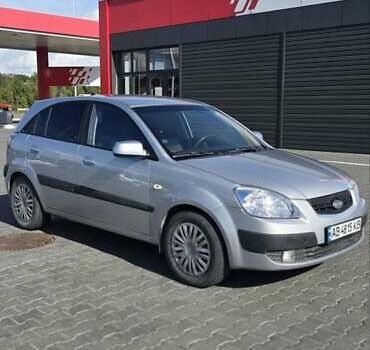 Сірий Кіа Ріо, об'ємом двигуна 1.5 л та пробігом 275 тис. км за 4100 $, фото 2 на Automoto.ua