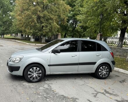 Серый Киа Рио, объемом двигателя 1.5 л и пробегом 200 тыс. км за 3293 $, фото 4 на Automoto.ua