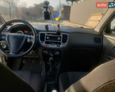 Серый Киа Рио, объемом двигателя 1.49 л и пробегом 280 тыс. км за 3900 $, фото 19 на Automoto.ua