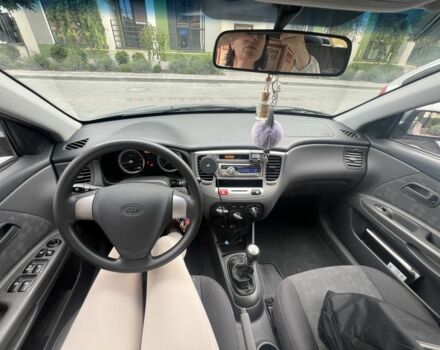 Сірий Кіа Ріо, об'ємом двигуна 1.4 л та пробігом 290 тис. км за 4508 $, фото 5 на Automoto.ua