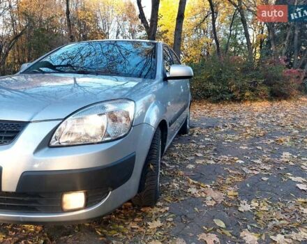 Серый Киа Рио, объемом двигателя 1.6 л и пробегом 176 тыс. км за 5700 $, фото 17 на Automoto.ua