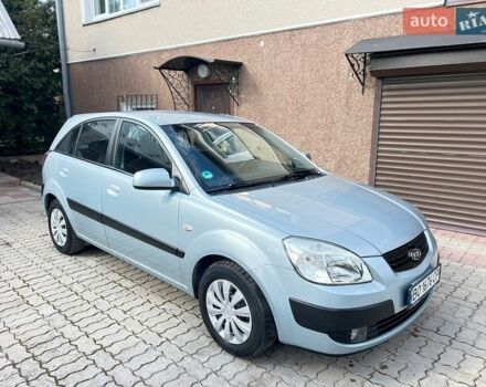 Серый Киа Рио, объемом двигателя 1.5 л и пробегом 265 тыс. км за 3999 $, фото 2 на Automoto.ua