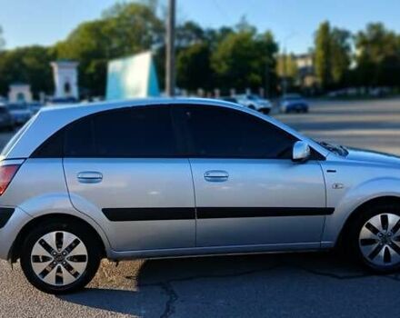 Серый Киа Рио, объемом двигателя 1.4 л и пробегом 216 тыс. км за 3600 $, фото 5 на Automoto.ua