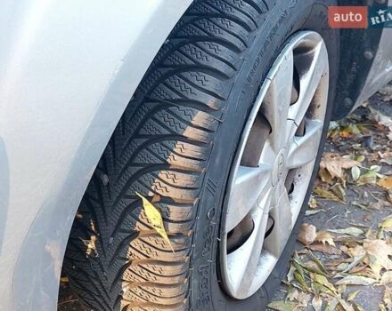 Серый Киа Рио, объемом двигателя 1.6 л и пробегом 176 тыс. км за 5700 $, фото 10 на Automoto.ua