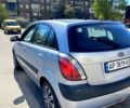 Сірий Кіа Ріо, об'ємом двигуна 1.4 л та пробігом 130 тис. км за 5800 $, фото 3 на Automoto.ua