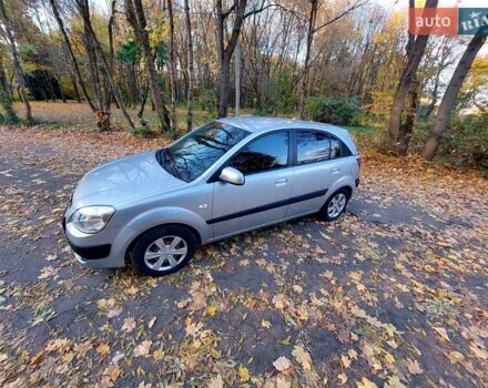 Серый Киа Рио, объемом двигателя 1.6 л и пробегом 176 тыс. км за 5700 $, фото 16 на Automoto.ua