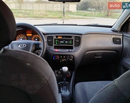 Сірий Кіа Ріо, об'ємом двигуна 1.4 л та пробігом 148 тис. км за 4950 $, фото 17 на Automoto.ua