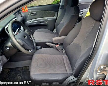 Серый Киа Рио, объемом двигателя 1.4 л и пробегом 187 тыс. км за 5600 $, фото 7 на Automoto.ua