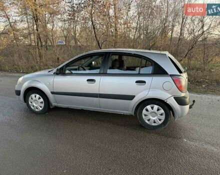 Серый Киа Рио, объемом двигателя 1.4 л и пробегом 284 тыс. км за 2699 $, фото 4 на Automoto.ua