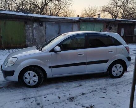 Серый Киа Рио, объемом двигателя 1.4 л и пробегом 146 тыс. км за 5500 $, фото 27 на Automoto.ua