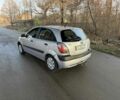 Серый Киа Рио, объемом двигателя 1.4 л и пробегом 400 тыс. км за 2700 $, фото 5 на Automoto.ua