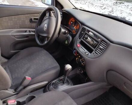 Серый Киа Рио, объемом двигателя 1.4 л и пробегом 146 тыс. км за 5500 $, фото 7 на Automoto.ua