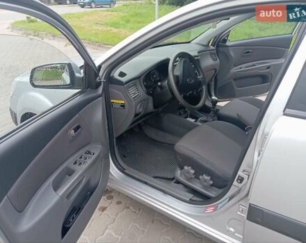 Серый Киа Рио, объемом двигателя 1.4 л и пробегом 147 тыс. км за 4700 $, фото 2 на Automoto.ua
