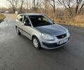 Серый Киа Рио, объемом двигателя 1.4 л и пробегом 400 тыс. км за 2700 $, фото 3 на Automoto.ua