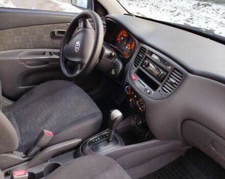 Серый Киа Рио, объемом двигателя 1.4 л и пробегом 147 тыс. км за 5500 $, фото 6 на Automoto.ua