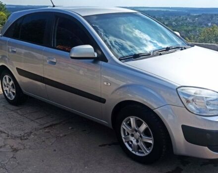 Серый Киа Рио, объемом двигателя 1.4 л и пробегом 214 тыс. км за 5600 $, фото 1 на Automoto.ua