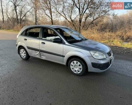 Серый Киа Рио, объемом двигателя 1.4 л и пробегом 284 тыс. км за 2699 $, фото 9 на Automoto.ua