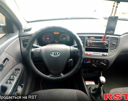 Серый Киа Рио, объемом двигателя 1.4 л и пробегом 161 тыс. км за 4500 $, фото 9 на Automoto.ua