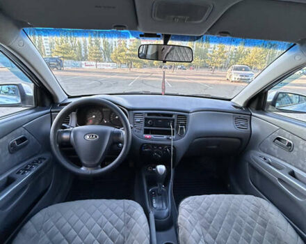 Серый Киа Рио, объемом двигателя 1.4 л и пробегом 146 тыс. км за 5700 $, фото 19 на Automoto.ua