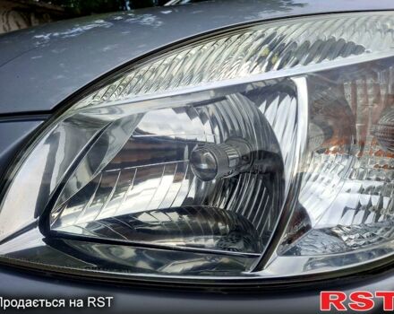 Серый Киа Рио, объемом двигателя 1.4 л и пробегом 187 тыс. км за 5600 $, фото 5 на Automoto.ua