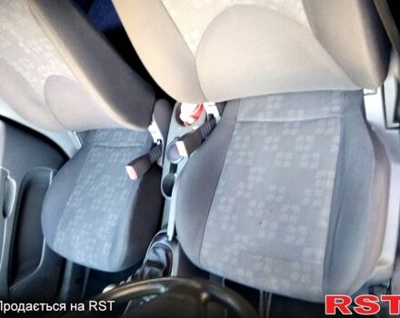 Серый Киа Рио, объемом двигателя 1.4 л и пробегом 225 тыс. км за 4500 $, фото 7 на Automoto.ua