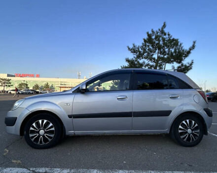 Серый Киа Рио, объемом двигателя 1.4 л и пробегом 146 тыс. км за 5700 $, фото 2 на Automoto.ua