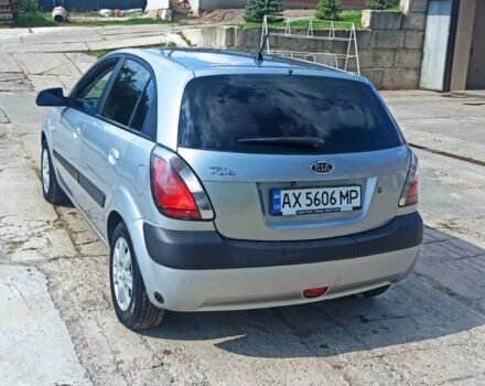 Серый Киа Рио, объемом двигателя 1.4 л и пробегом 214 тыс. км за 5600 $, фото 2 на Automoto.ua