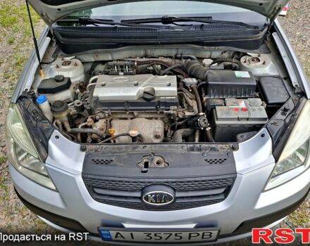 Серый Киа Рио, объемом двигателя 1.4 л и пробегом 187 тыс. км за 5600 $, фото 4 на Automoto.ua