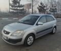 Серый Киа Рио, объемом двигателя 1.4 л и пробегом 147 тыс. км за 5500 $, фото 9 на Automoto.ua