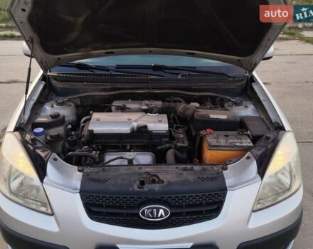 Сірий Кіа Ріо, об'ємом двигуна 1.4 л та пробігом 148 тис. км за 4950 $, фото 8 на Automoto.ua