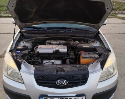 Серый Киа Рио, объемом двигателя 1.4 л и пробегом 148 тыс. км за 4950 $, фото 4 на Automoto.ua